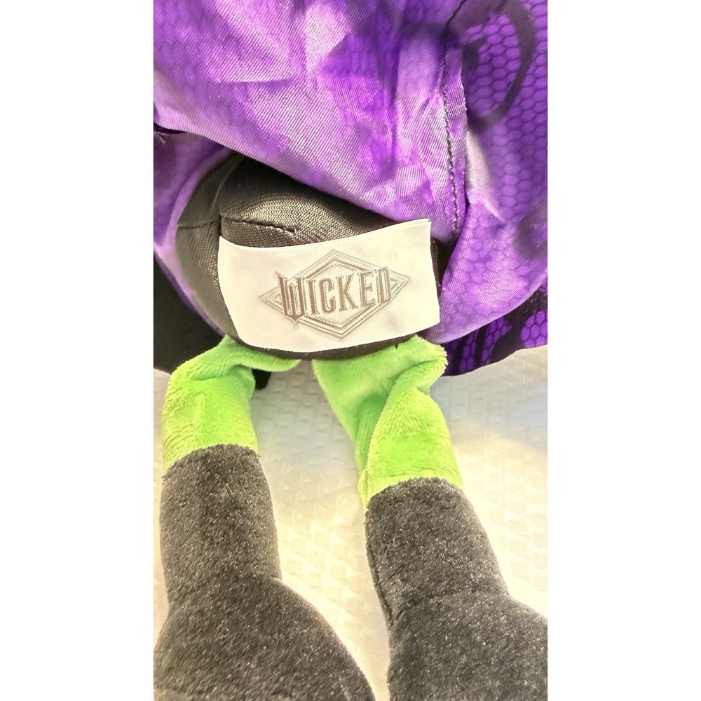 Halloween Collectable New Wicked Elphaba 19" Soft Cuddly Doll w/ Tags Hand Wash - Picture 7 of 9
